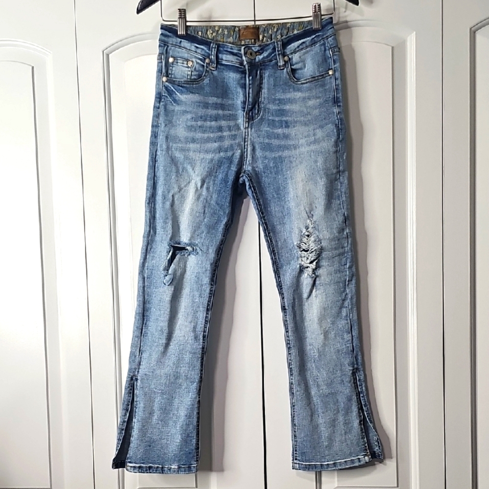 POL Women's Cropped Distressed Side Slit Light Blue Jeans Size Medium